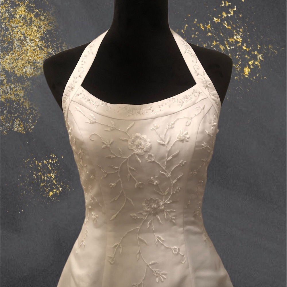 David’s Bridal wedding gown size 6